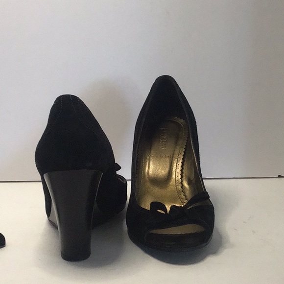 💥💥 J. CREW 💥💥.                       SUEDE PEEP TOE WEDGE - Picture 2 of 8